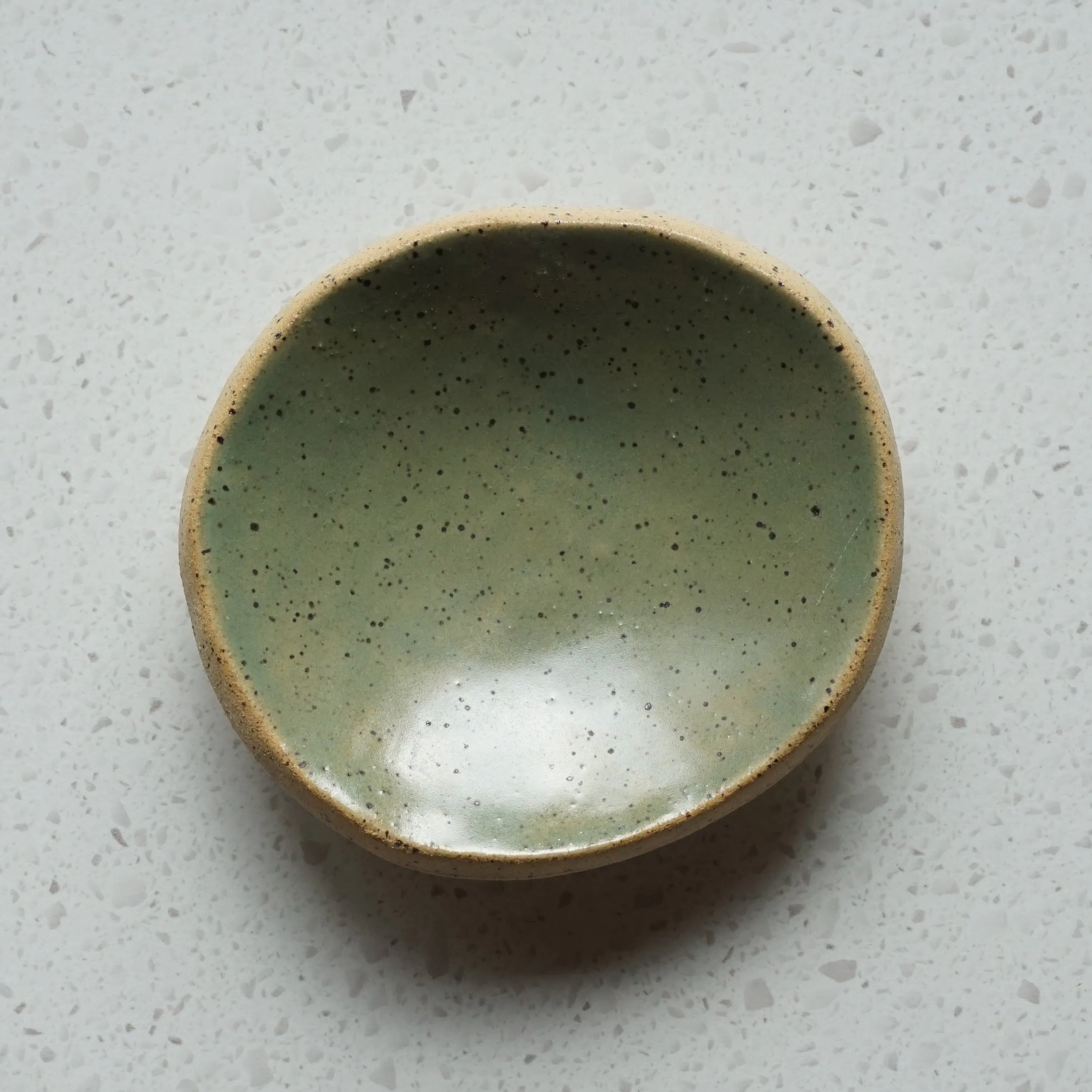 Facial Accessory : Handmade Pottery Dish