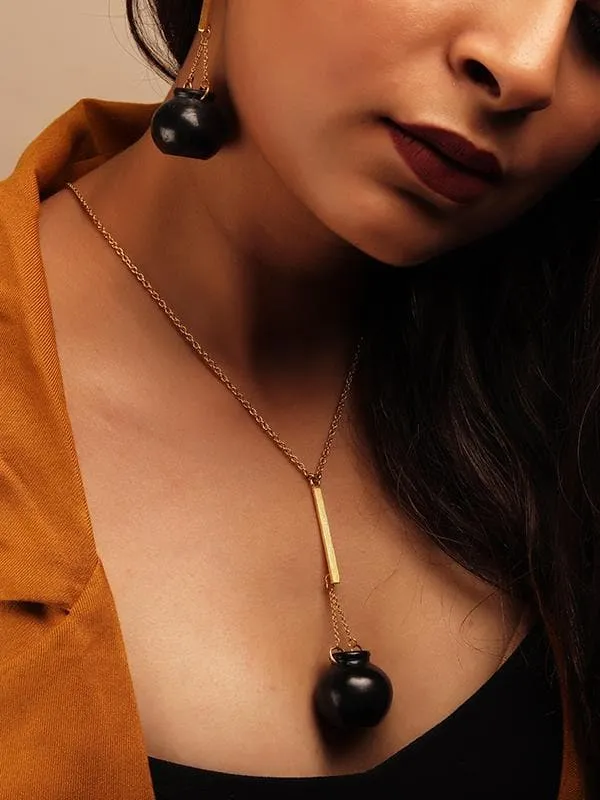 Handi Necklace Black