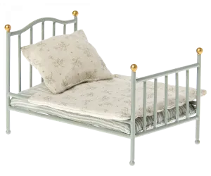 Vintage Bed in Mint